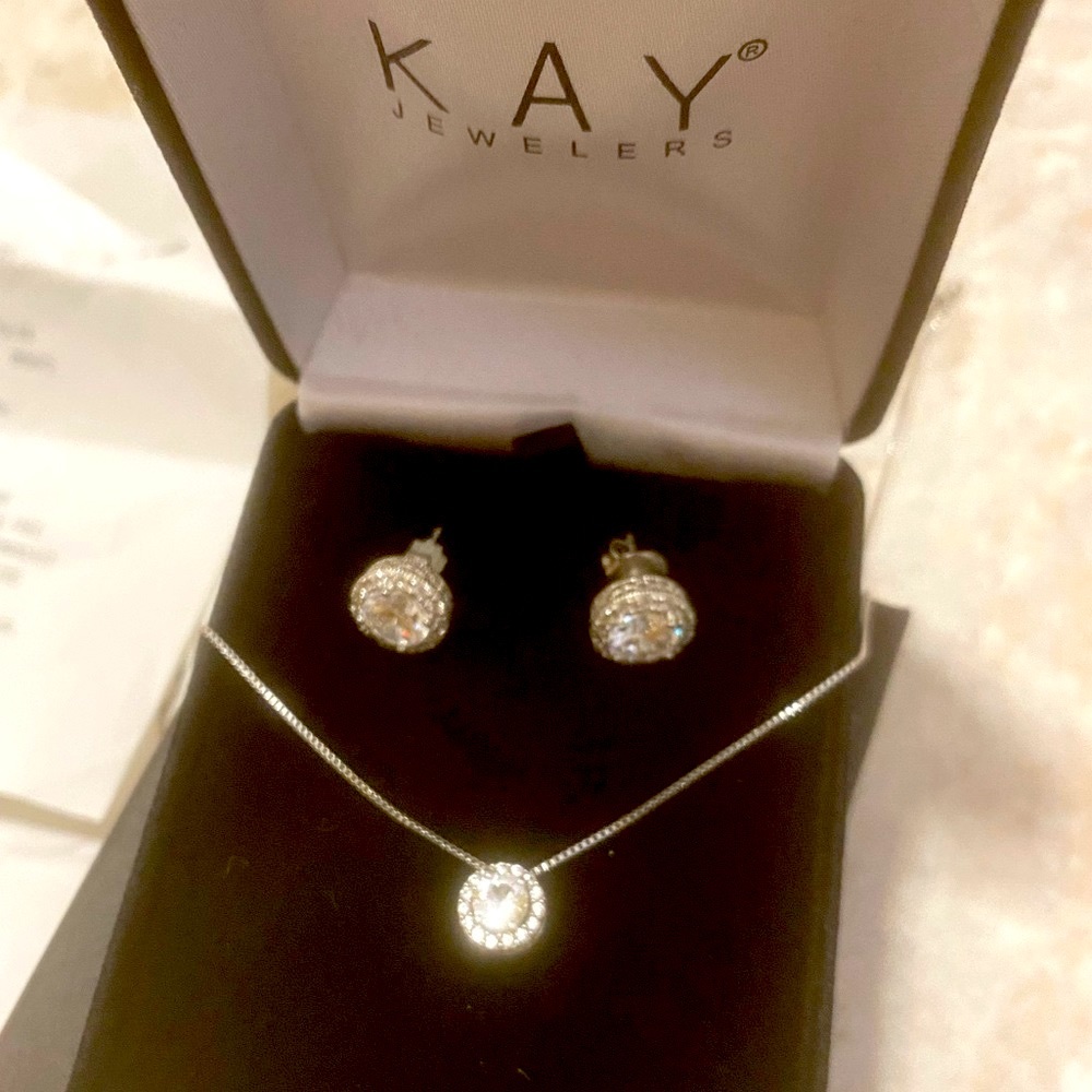Kay Jewelers diamond set.